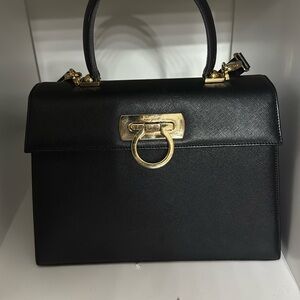SOLD ‼️🚨Salvatore Ferragamo